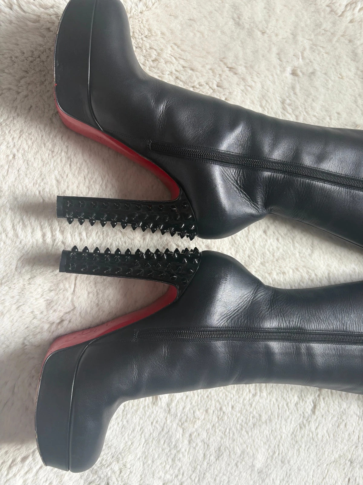 Christian Louboutin Taclou Botta Black (image 5) Christian Louboutin Taclou Botta 140 Black Leather Knee-High Boots - heel and construction