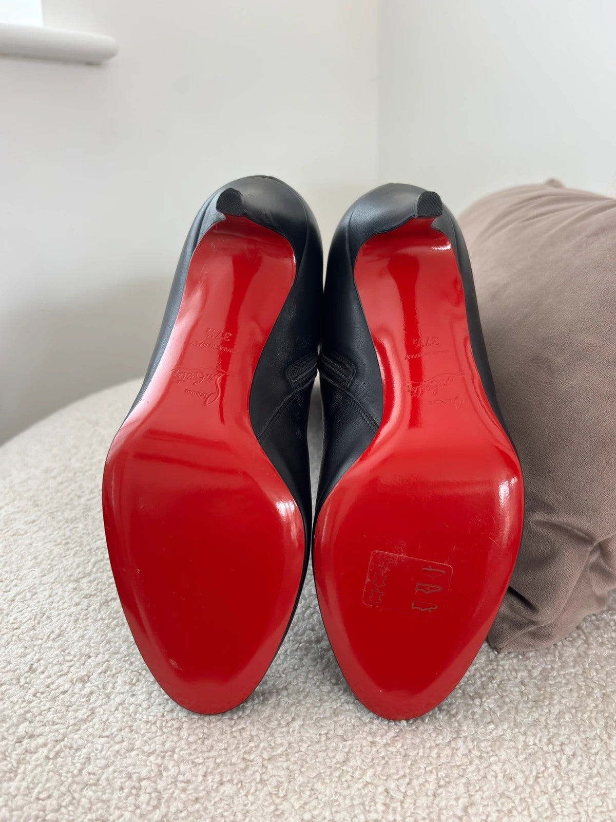 Christian Louboutin Babel Black (image 4) Christian Louboutin Babel 85 Black Leather Boots - red sole detail