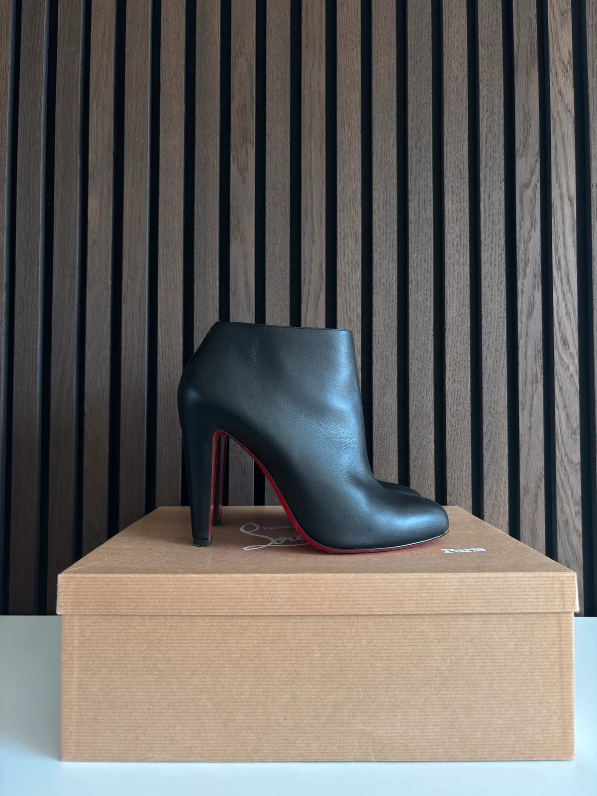 Christian Louboutin Bobsleigh Red (image 4) Christian Louboutin Bobsleigh 100 Red Leather Boots - red sole detail