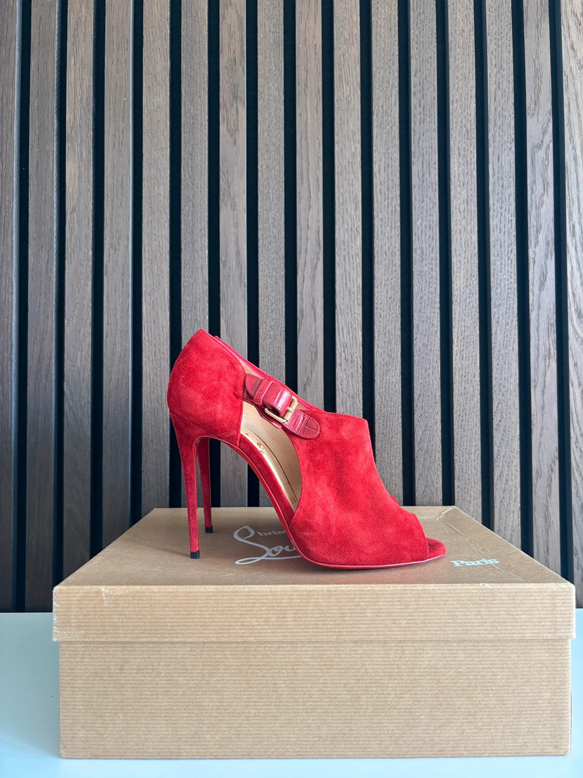 Christian Louboutin Seouver Red (image 5) Christian Louboutin Seouver 100 Red Leather Ankle Boots - heel and construction