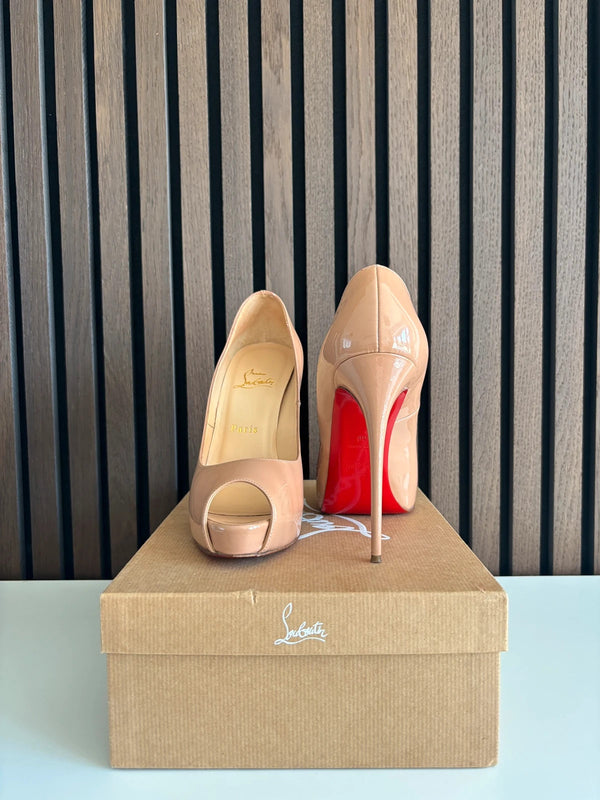 Christian Louboutin Very Prive 120 Nude Patent Leather Heels - Detail