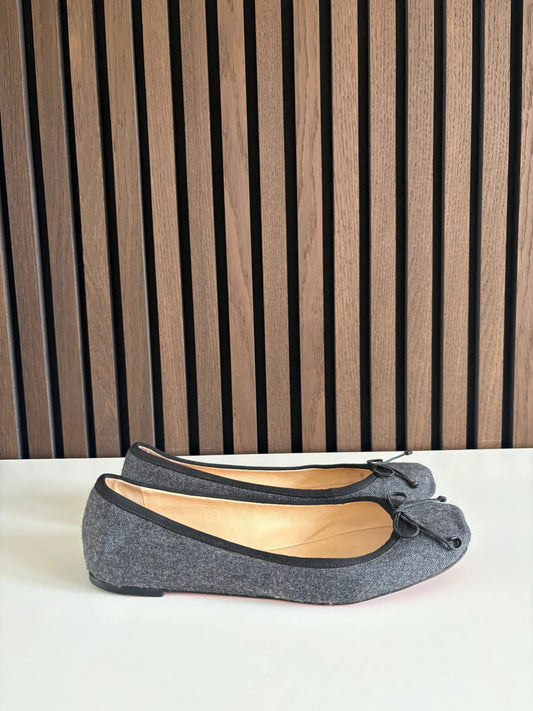 Christian Louboutin Mamadrague Flats Grey