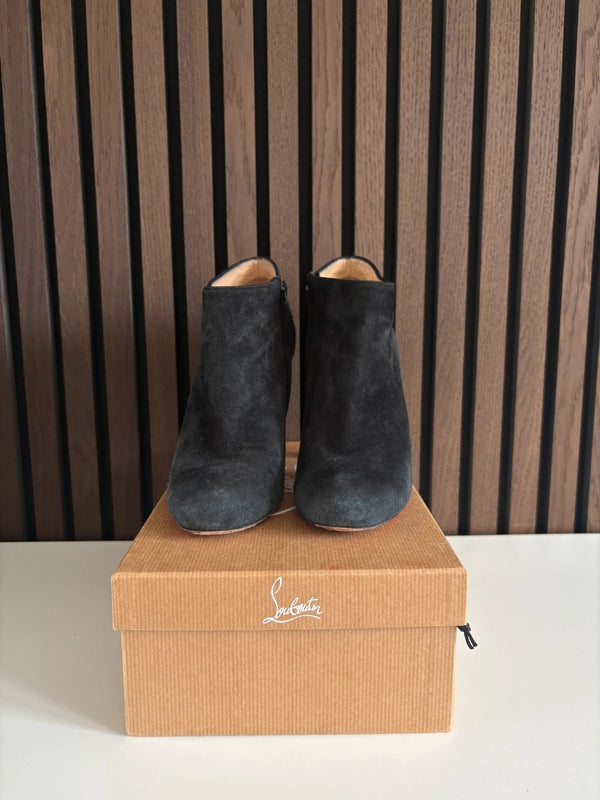 Christian Louboutin Belle 85 Suede Ankle Boots - Detail