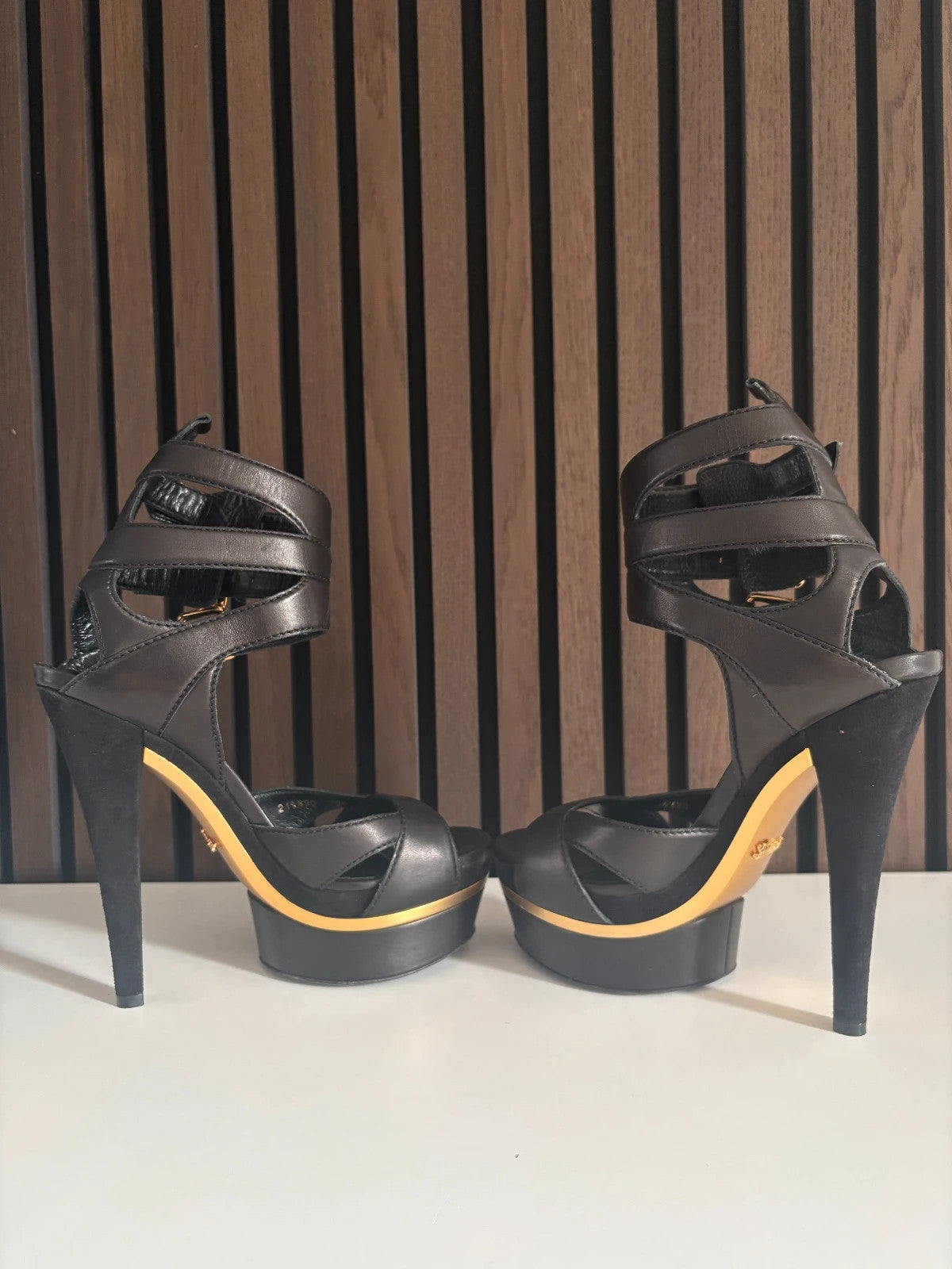 Gucci Gucci Black (image 5) Gucci Gucci Black Leather Platform Gladiator Sandals - heel and construction