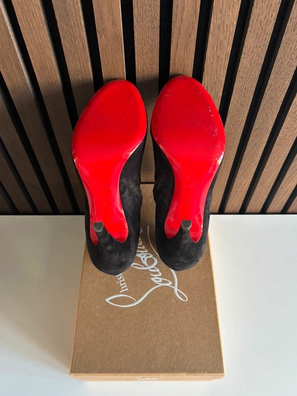 Christian Louboutin Belle Black Suede, pre-owned authenticated UK, heel and sole detail Christian Louboutin Belle Black Suede Boots (EU 38 / UK 5) - detail view