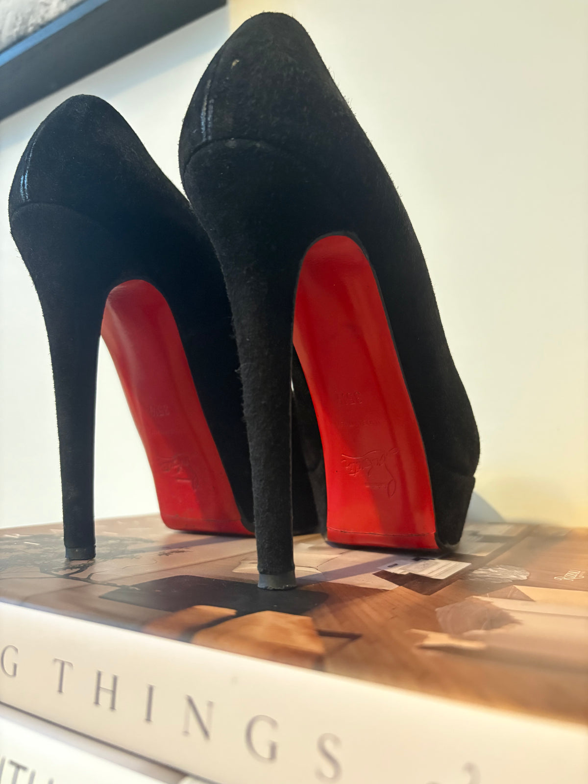 Christian Louboutin Bianca 140mm heel Black Suede, pre-owned authenticated UK, close-up detail Christian Louboutin Bianca 140mm Black Suede Size EU 35.5 - heel and construction