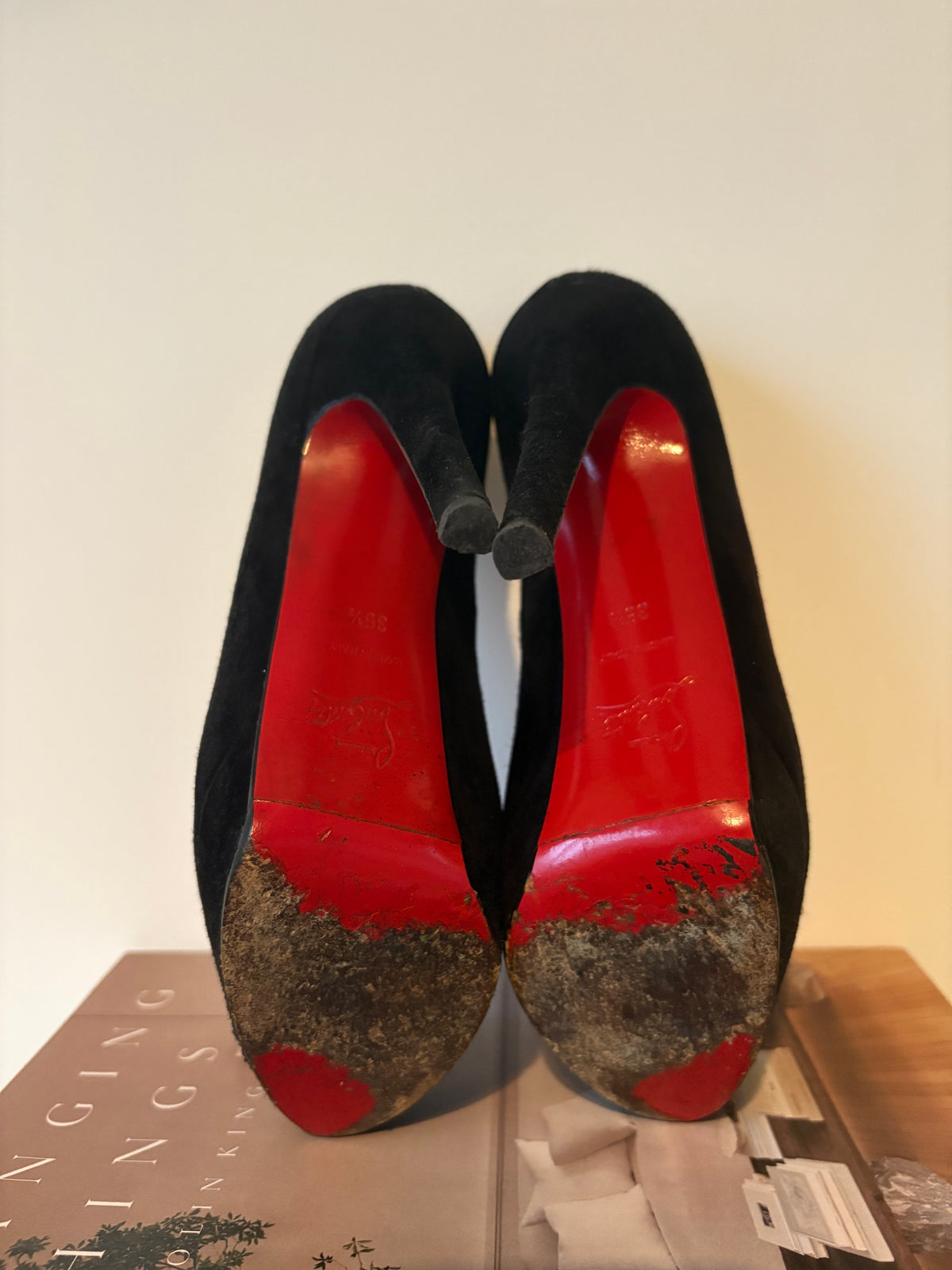 Christian Louboutin Bianca 140mm heel Black Suede, pre-owned authenticated UK, heel and sole detail Christian Louboutin Bianca 140mm Black Suede Size EU 35.5 - detail view