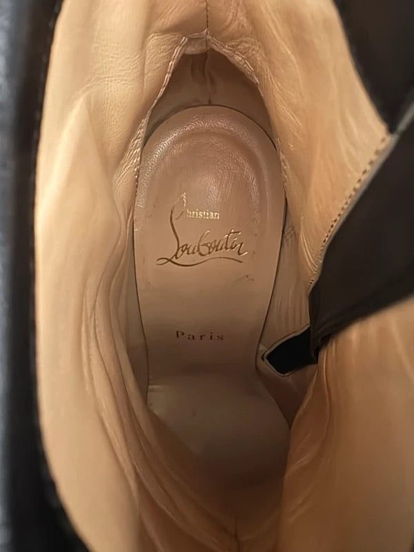Christian Louboutin Big Lips Booty 100mm heel Black Leather, pre-owned authenticated UK, close-up detail Christian Louboutin Big Lips Booty Nappa Leather Boots (EU 36.5 / UK 3.5) - heel and construction