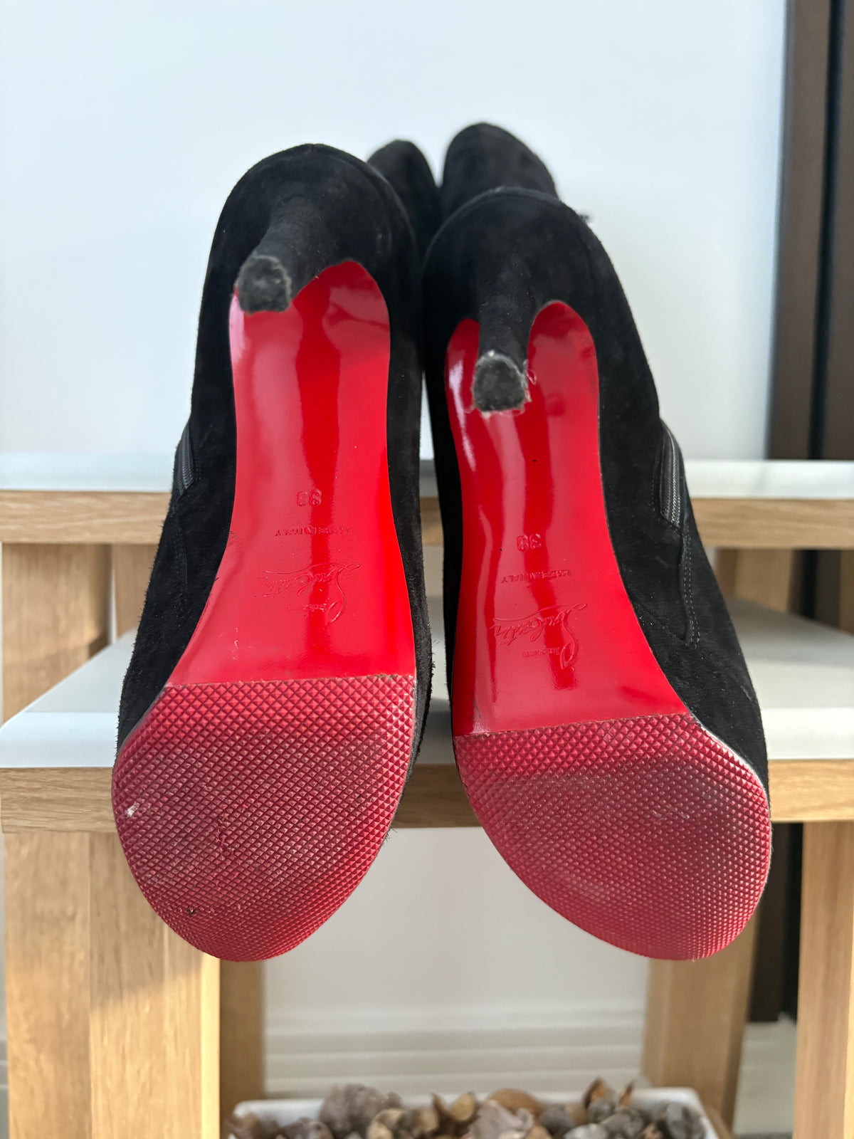 Christian Louboutin Black Suede, pre-owned authenticated UK, additional view Christian Louboutin Suede Knee High Boots Black | EU 37.5 / UK4.5 - additional view 6