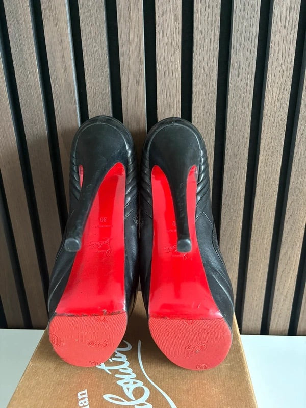 Christian Louboutin Futura Black Leather, pre-owned authenticated UK, additional view Christian Louboutin Futura Black Leather Platform Boots (EU 39 / UK 6) - additional view 6