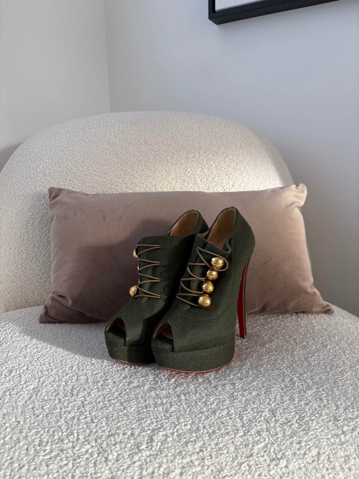 Christian Louboutin Green Fabric, pre-owned authenticated UK, additional view Christian Louboutin Flannel Loubout Ankle Platform Heels Olive Green (EU 36.5 UK 3.5) - additional view 7