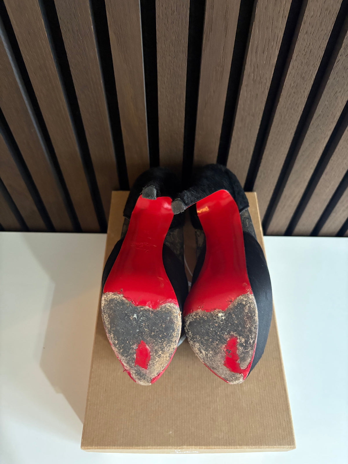 Christian Louboutin Green Fabric, pre-owned authenticated UK, additional view Christian Louboutin Satin Lace Chantilly Astrakan 160 Heels - additional view 6