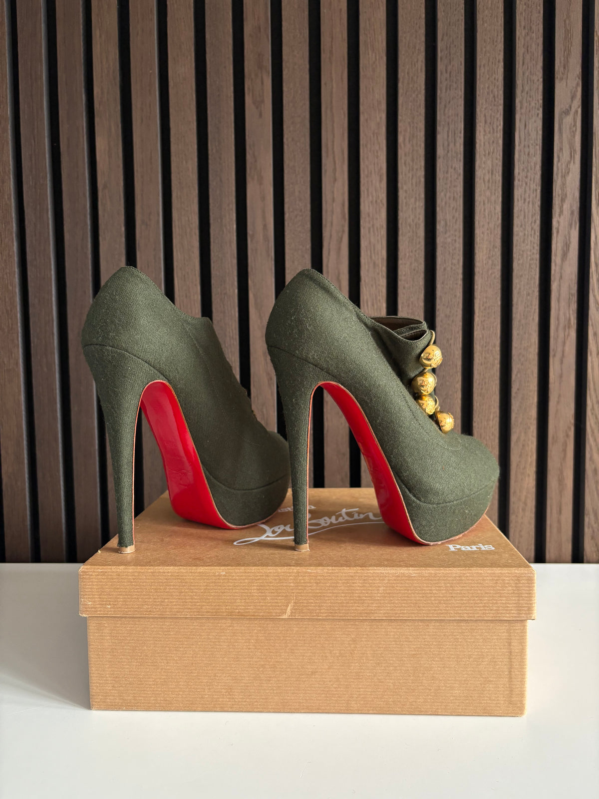 Christian Louboutin Green Fabric, pre-owned authenticated UK, heel and sole detail Christian Louboutin Flannel Loubout Ankle Platform Heels Olive Green (EU 36.5 UK 3.5) - detail view