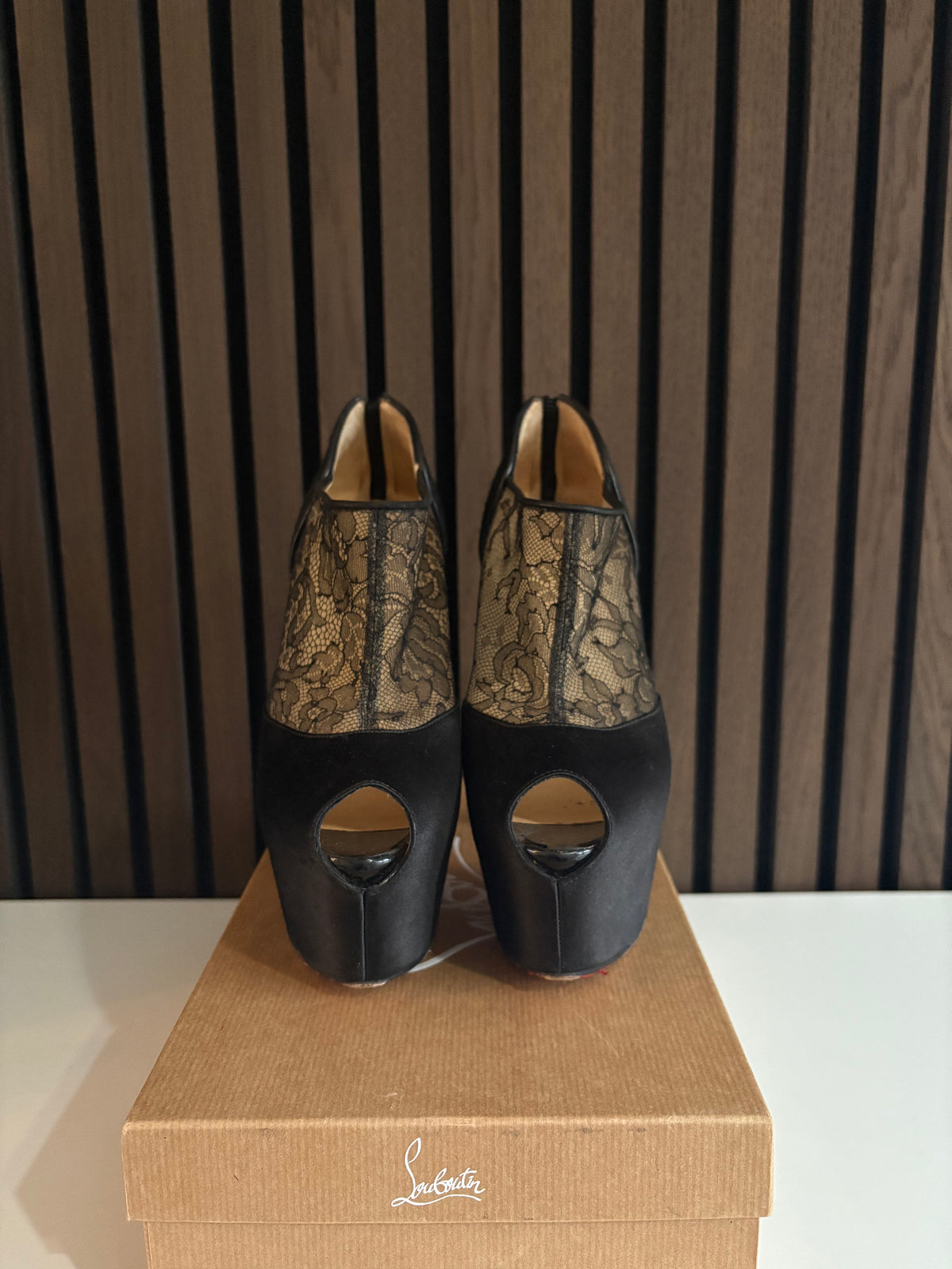 Christian Louboutin Green Fabric, pre-owned authenticated UK, interior view Christian Louboutin Satin Lace Chantilly Astrakan 160 Heels - red sole detail