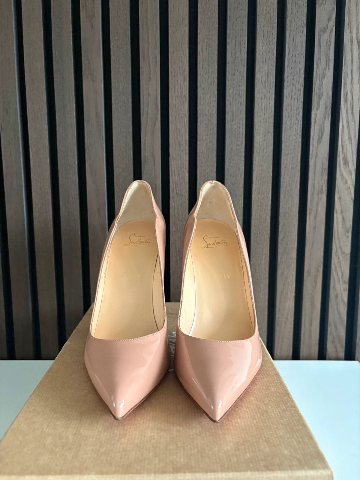 Christian Louboutin Hot Chick 100 Patent Leather Nude - Heel Detail Christian Louboutin Hot Chick 100 Patent Leather Nude Heels (EU 38 / UK 5) - detail view