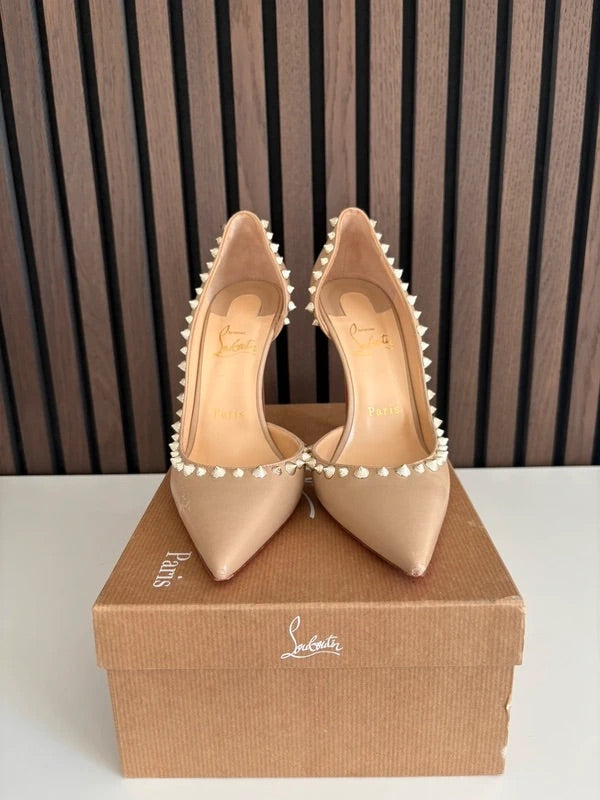 Christian Louboutin Irishell 85mm heel Nude Leather, pre-owned authenticated UK, heel and sole detail Christian Louboutin Irishell Nude Studded Leather Heels (EU 37 / UK 4) - detail view