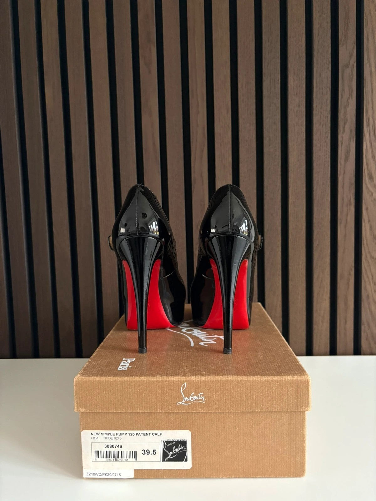 Christian Louboutin Jane Vendome 120 120 Patent Leather Black - Sole Christian Louboutin Jane Vendome 120 Patent Leather Black Heels (EU 37 / UK 4) - red sole detail