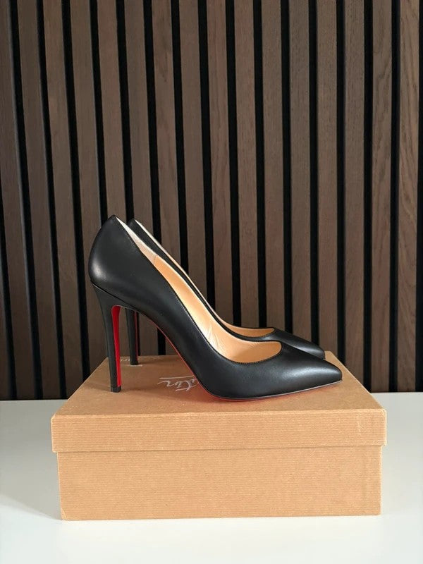 Christian Louboutin Pigalle 100mm heel Black Leather, pre-owned authenticated UK, interior view Christian Louboutin Pigalle 100 Nappa Leather Black (EU 41 / UK 8) - red sole detail