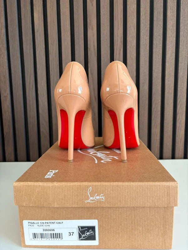 Christian Louboutin Pigalle 120mm heel Beige Patent Leather, pre-owned authenticated UK, interior view Christian Louboutin Pigalle 120 Nude Patent Leather Heels (EU 37 / UK 4) - red sole detail