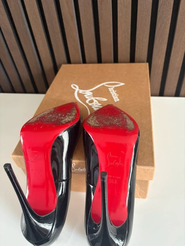 Christian Louboutin So Kate 120mm heel Black Patent Leather, pre-owned authenticated UK, close-up detail Christian Louboutin So Kate 120 Patent leather Heels (EU 36.5 / UK 3.5) - heel and construction