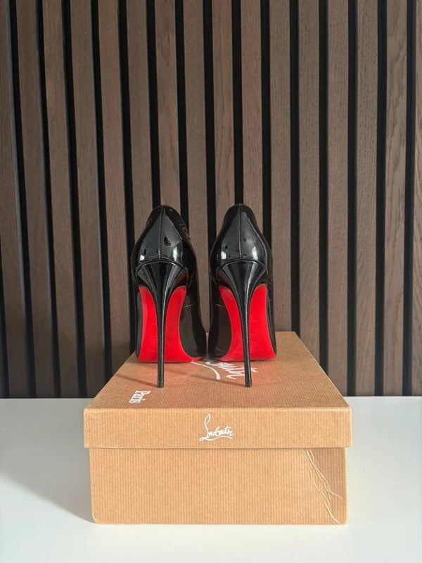 Christian Louboutin So Kate 120mm heel Black Patent Leather, pre-owned authenticated UK, interior view Christian Louboutin So Kate 120 Patent leather Heels (EU 36.5 / UK 3.5) - red sole detail
