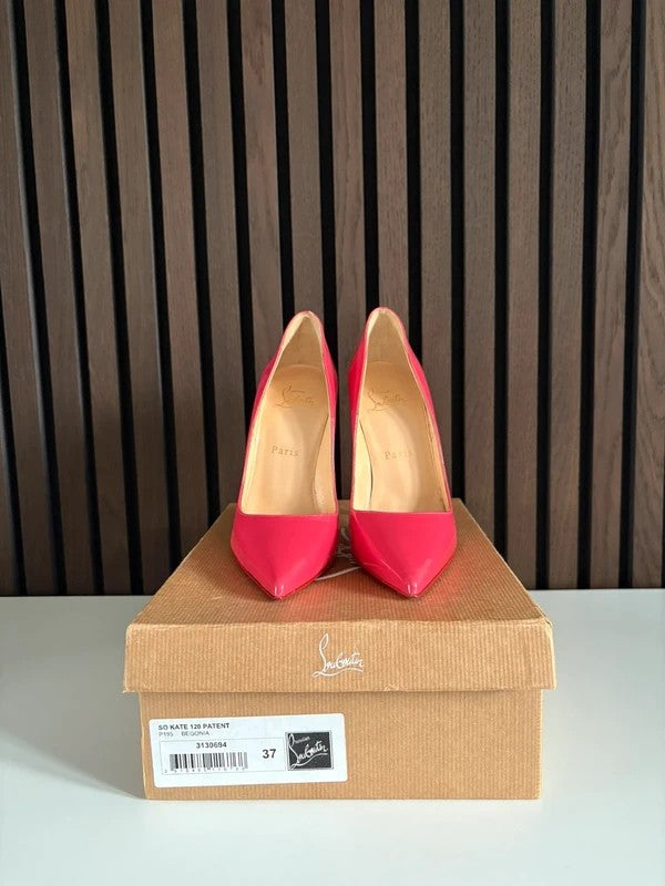 Christian Louboutin So Kate 120mm heel Pink Patent Leather, pre-owned authenticated UK, heel and sole detail Christian Louboutin So Kate 120 Pink Patent Leather Heels (EU 37 / UK 4) - detail view