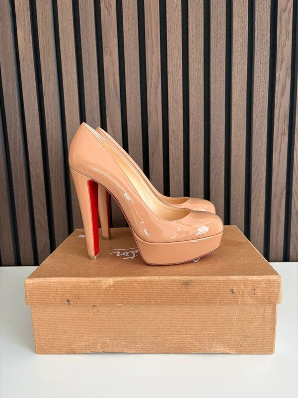 Christian Louboutin Vickybass 140mm heel Apricot Patent Leather, pre-owned authenticated UK, heel and sole detail Christian Louboutin Vickybass 140 Patent Leather Platform Heels Nude (EU 36 / UK 3) - detail view