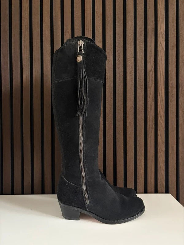 Fairfax & Favor Regina Knee High 100mm heel Black Suede, pre-owned authenticated UK, side view Fairfax & Favor Regina Knee High Boots Black Suede (EU 40 / UK 7) - alternate angle