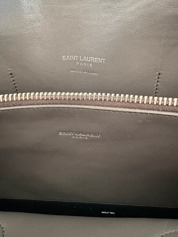 Saint Laurent Sac De Jour Grey bag, pre-owned authenticated UK, additional view Saint Laurent Sac De Jour Grey Bag Pebbled Calfskin Large - additional view 7