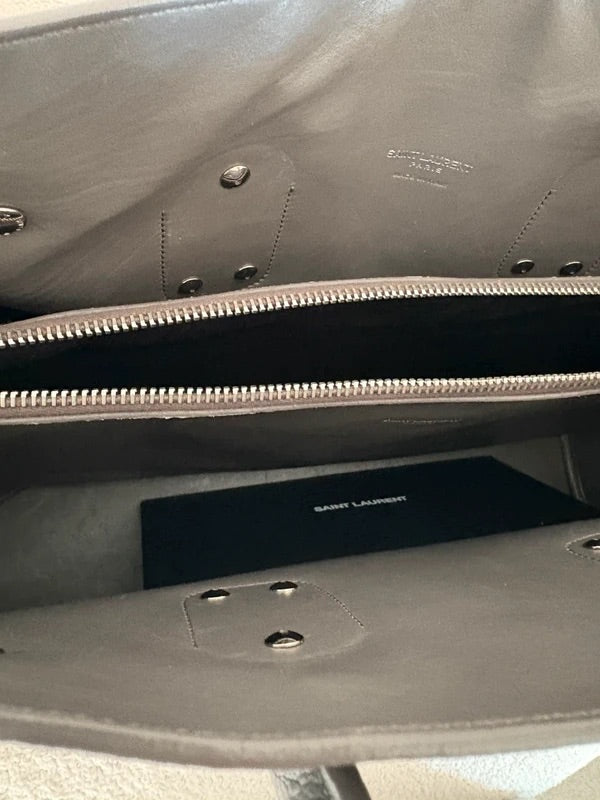 Saint Laurent Sac De Jour Grey bag, pre-owned authenticated UK, additional view Saint Laurent Sac De Jour Grey Bag Pebbled Calfskin Large - additional view 8