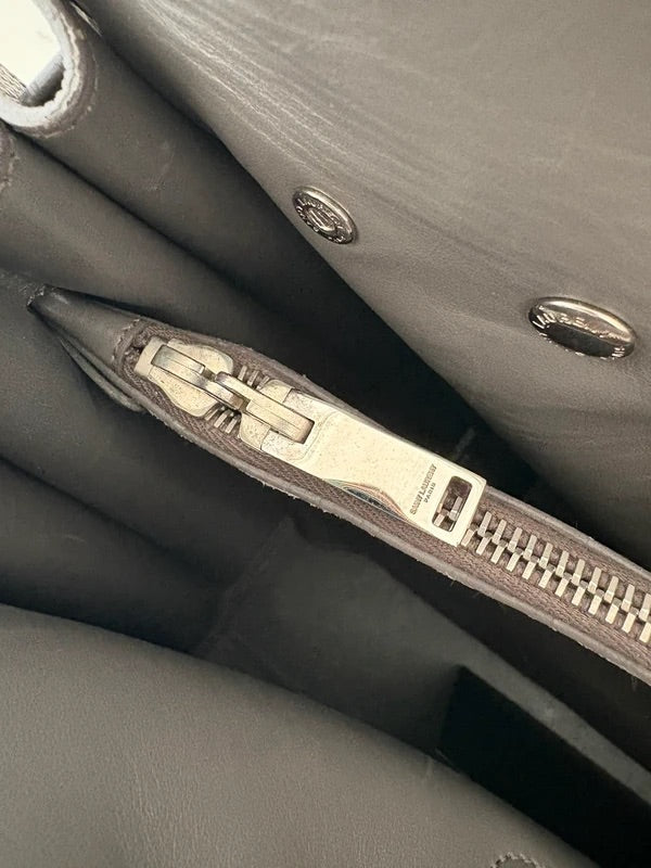 Saint Laurent Sac De Jour Grey bag, pre-owned authenticated UK, additional view Saint Laurent Sac De Jour Grey Bag Pebbled Calfskin Large - additional view 9