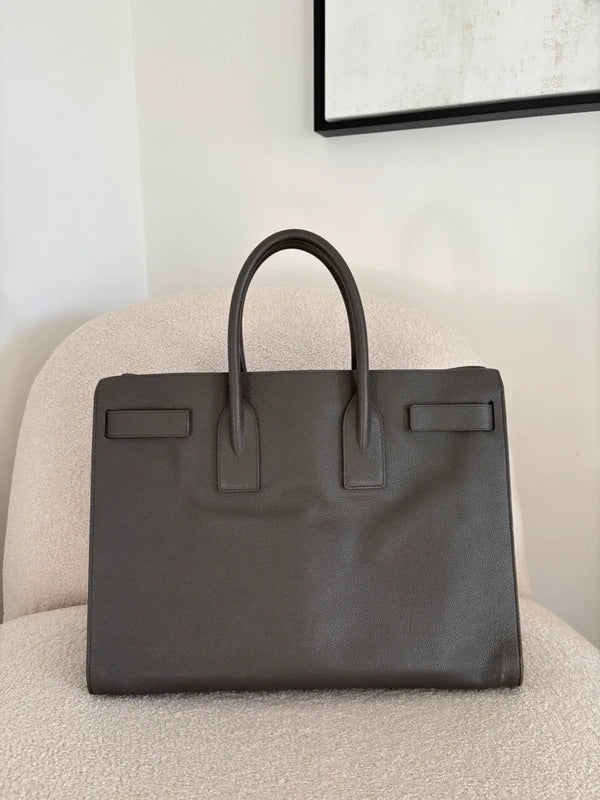Saint Laurent Sac De Jour Grey bag, pre-owned authenticated UK, additional view Saint Laurent Sac De Jour Grey Bag Pebbled Calfskin Large - additional view 6
